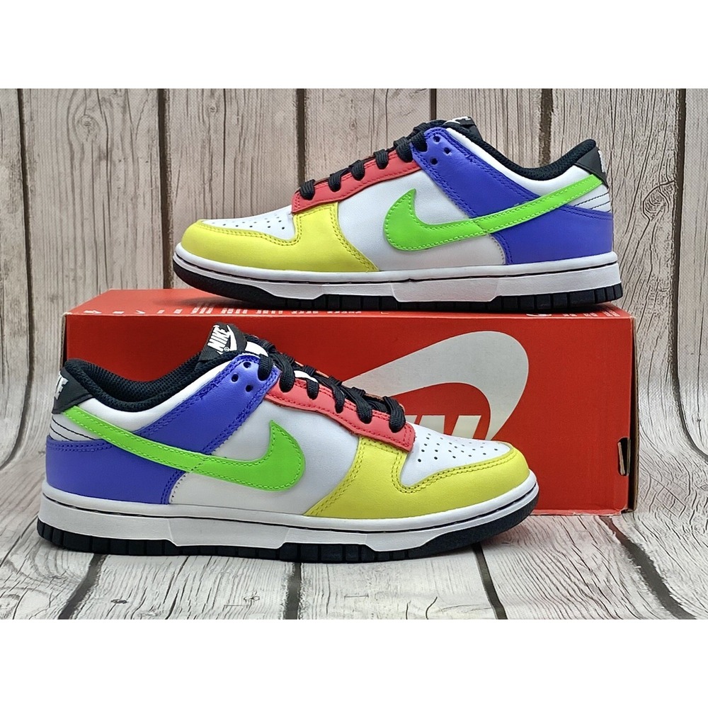 Nike Women's Dunk Low Green Strike Size 5‎ DD1503‑106